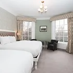 Stauntons On The 3*