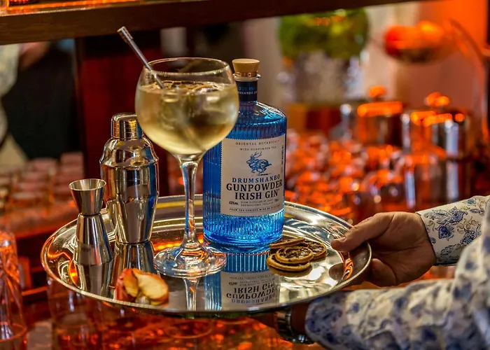 Отель Stauntons On The 3*